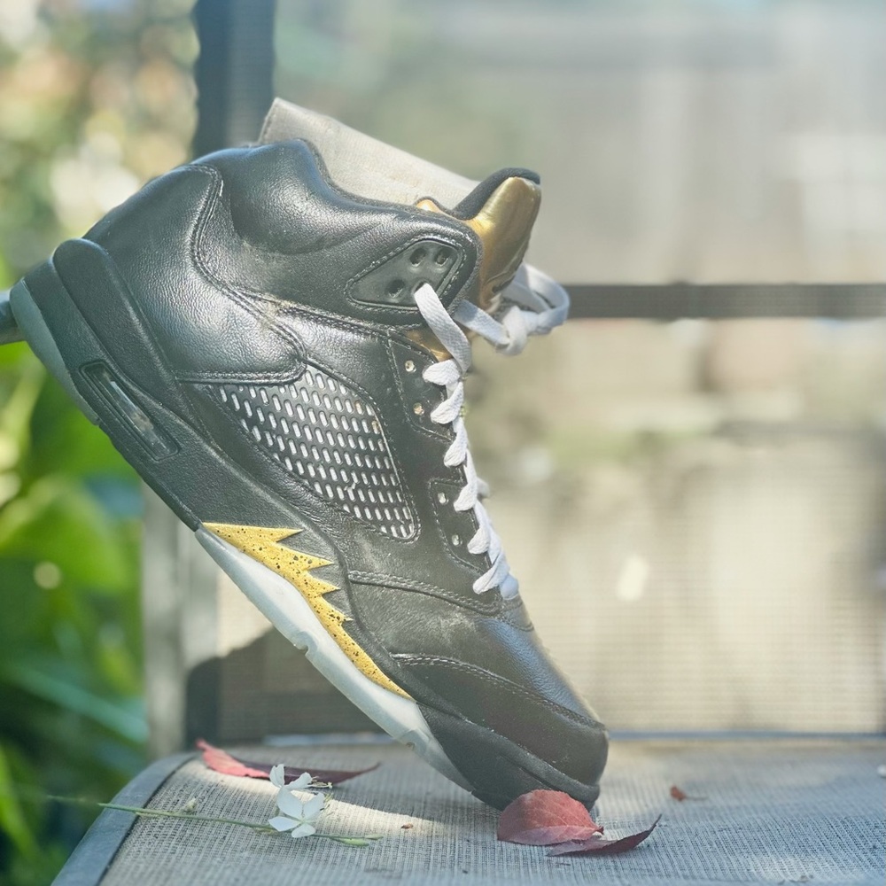 Air Jordan Retro 5 SE | (WINGS)